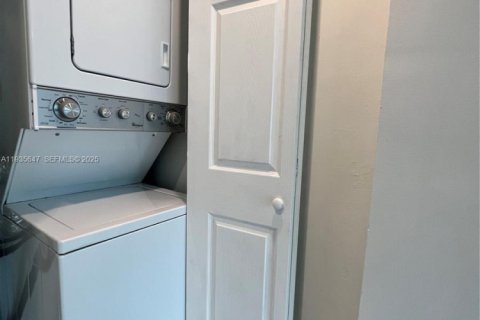 Apartamento en alquiler en Miami Beach, Florida, 1 dormitorio, 74.32 m2 № 1993778 - foto 18