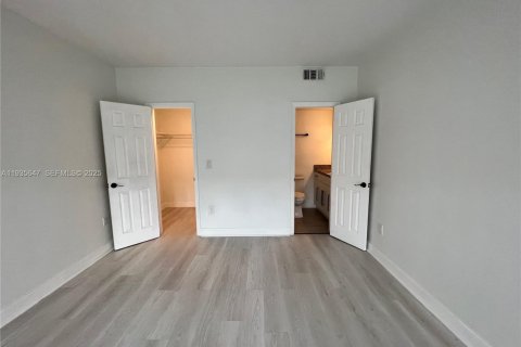 Apartamento en alquiler en Miami Beach, Florida, 1 dormitorio, 74.32 m2 № 1993778 - foto 15
