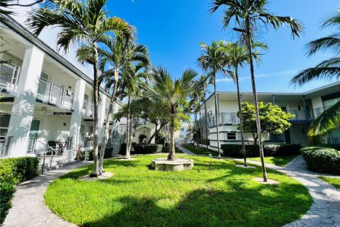 Apartamento en alquiler en Miami Beach, Florida, 1 dormitorio, 74.32 m2 № 1993778 - foto 22