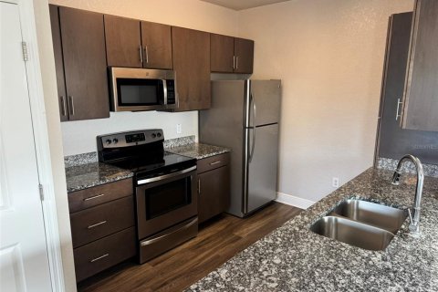 Снять в аренду квартиру в Таварес, Флорида 3 комнаты, 92.9м2, № 2097517 - фото 9