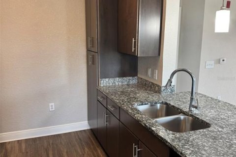 Снять в аренду квартиру в Таварес, Флорида 3 комнаты, 92.9м2, № 2097517 - фото 11