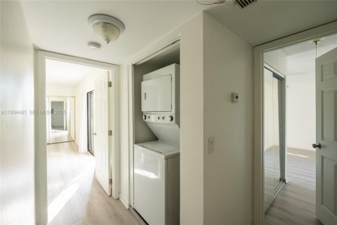 Townhouse in Delray Beach, Florida 3 bedrooms, 123.19 sq.m. № 2035590 - photo 19