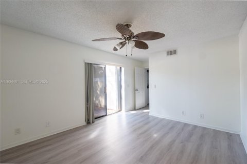 Townhouse in Delray Beach, Florida 3 bedrooms, 123.19 sq.m. № 2035590 - photo 23