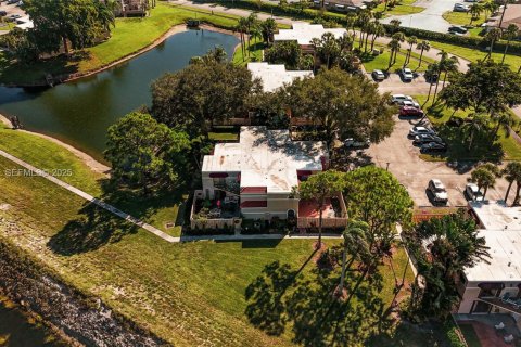 Townhouse in Delray Beach, Florida 3 bedrooms, 123.19 sq.m. № 2035590 - photo 3