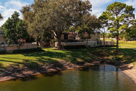 Townhouse in Delray Beach, Florida 3 bedrooms, 123.19 sq.m. № 2035590 - photo 8