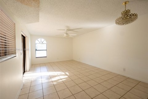 Townhouse in Delray Beach, Florida 3 bedrooms, 123.19 sq.m. № 2035590 - photo 12