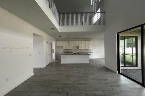 House in Fort Myers, Florida 5 bedrooms № 2062913 - photo 3