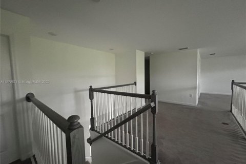 House in Fort Myers, Florida 5 bedrooms № 2062913 - photo 7