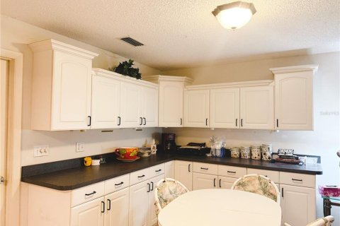 House in Ocala, Florida 2 bedrooms, 145.95 sq.m. № 1513124 - photo 6