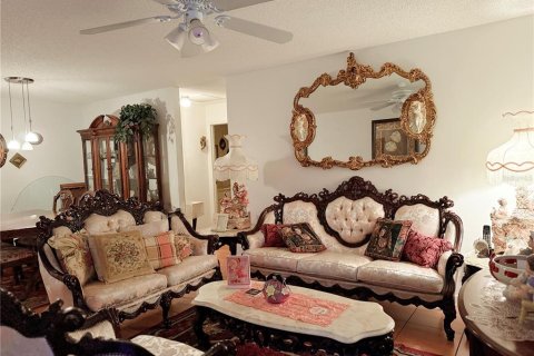 House in Ocala, Florida 2 bedrooms, 145.95 sq.m. № 1513124 - photo 3