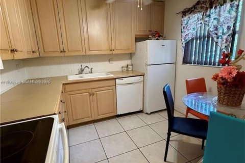 Copropriété à vendre à Margate, Floride: 2 chambres, 89 m2 № 1988185 - photo 10