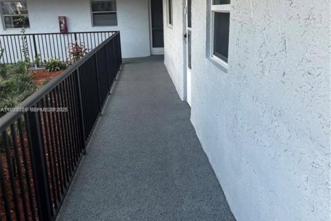 Copropriété à vendre à Margate, Floride: 2 chambres, 89 m2 № 1988185 - photo 2