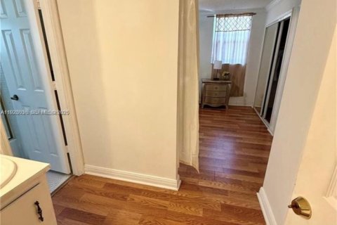 Copropriété à vendre à Margate, Floride: 2 chambres, 89 m2 № 1988185 - photo 14