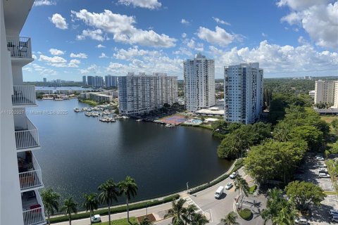 Condo in Aventura, Florida, 2 bedrooms  № 2060228