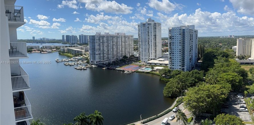 Condo in Aventura, Florida, 2 bedrooms № 2060228