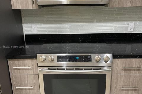 Condo in Aventura, Florida, 2 bedrooms № 2060228 - photo 7