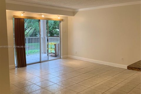 Condominio en venta en Miami, Florida, 2 dormitorios, 99.87 m2 № 2078931 - foto 12