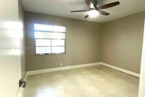 Condominio en venta en Pembroke Pines, Florida, 2 dormitorios, 102.19 m2 № 1993769 - foto 19
