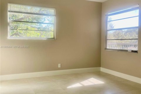 Condominio en venta en Pembroke Pines, Florida, 2 dormitorios, 102.19 m2 № 1993769 - foto 13