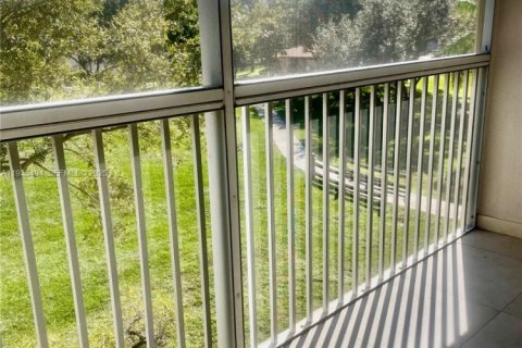 Condominio en venta en Pembroke Pines, Florida, 2 dormitorios, 102.19 m2 № 1993769 - foto 2