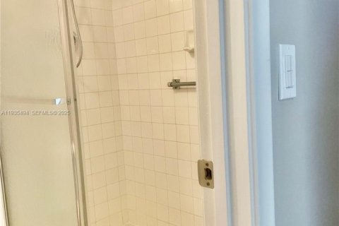 Condominio en venta en Pembroke Pines, Florida, 2 dormitorios, 102.19 m2 № 1993769 - foto 17