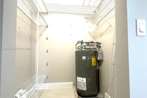 Condominio en venta en Pembroke Pines, Florida, 2 dormitorios, 102.19 m2 № 1993769 - foto 20