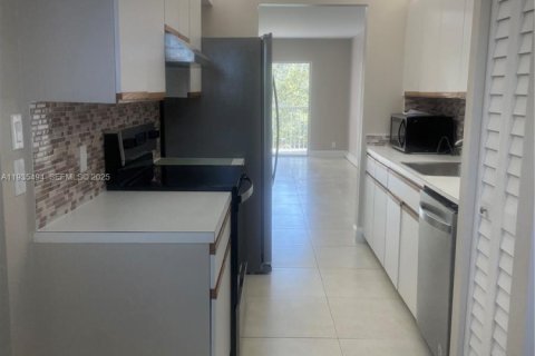Condominio en venta en Pembroke Pines, Florida, 2 dormitorios, 102.19 m2 № 1993769 - foto 5