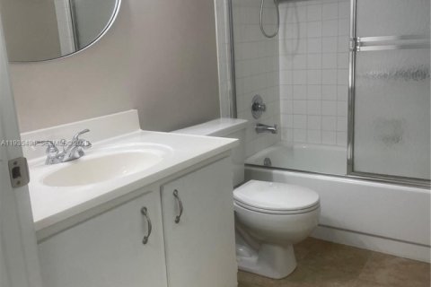 Condominio en venta en Pembroke Pines, Florida, 2 dormitorios, 102.19 m2 № 1993769 - foto 21
