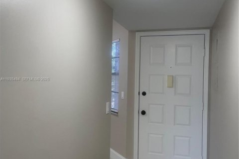 Condominio en venta en Pembroke Pines, Florida, 2 dormitorios, 102.19 m2 № 1993769 - foto 3