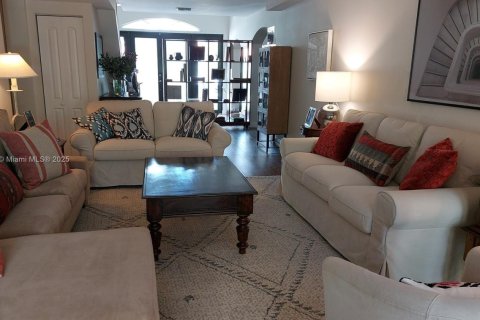 Casa en alquiler en Coral Gables, Florida, 4 dormitorios, 228.26 m2 № 1779330 - foto 14