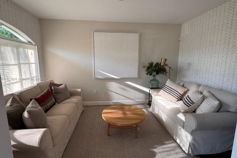 Casa en alquiler en Coral Gables, Florida, 4 dormitorios, 228.26 m2 № 1779330 - foto 1