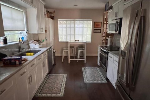 Casa en alquiler en Coral Gables, Florida, 4 dormitorios, 228.26 m2 № 1779330 - foto 7