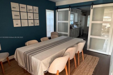 Casa en alquiler en Coral Gables, Florida, 4 dormitorios, 228.26 m2 № 1779330 - foto 6