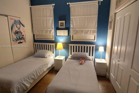 Casa en alquiler en Coral Gables, Florida, 4 dormitorios, 228.26 m2 № 1779330 - foto 4