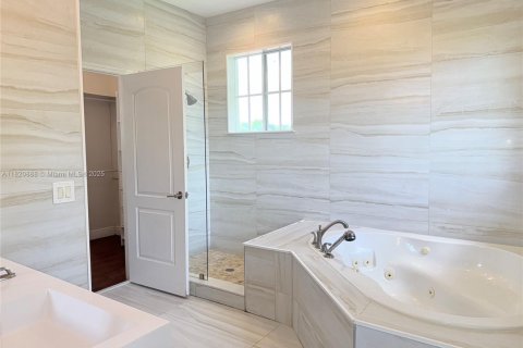 Casa en alquiler en Coral Gables, Florida, 4 dormitorios, 228.26 m2 № 1779330 - foto 17