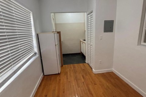 Condominio en alquiler en Miami Beach, Florida, 41.06 m2 № 1992898 - foto 12