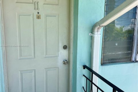 Купить кондоминиум в Хайалиа, Флорида 1 спальня, 47.01м2, № 1951197 - фото 1