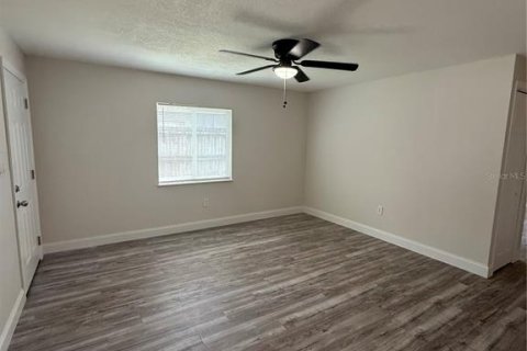 Propiedad comercial en venta en Orlando, Florida, 4 dormitorios, 161.65 m2 № 1857953 - foto 2