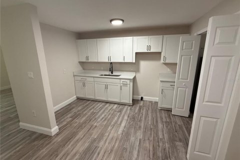 Propiedad comercial en venta en Orlando, Florida, 4 dormitorios, 161.65 m2 № 1857953 - foto 5