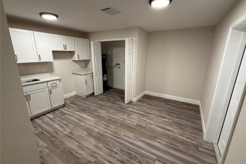 Propiedad comercial en venta en Orlando, Florida, 4 dormitorios, 161.65 m2 № 1857953 - foto 6