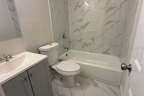 Propiedad comercial en venta en Orlando, Florida, 4 dormitorios, 161.65 m2 № 1857953 - foto 8