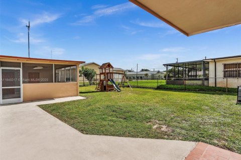 House in West Park, Florida 3 bedrooms, 113.15 sq.m. № 1847623 - photo 6