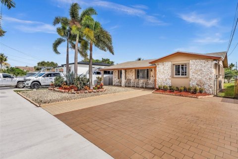 House in West Park, Florida 3 bedrooms, 113.15 sq.m. № 1847623 - photo 9