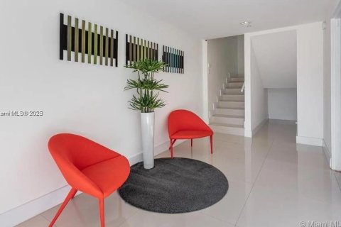 Condominio en venta en Miami, Florida, 3 dormitorios, 211.35 m2 № 1935651 - foto 7