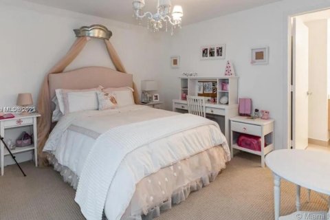 Condominio en venta en Miami, Florida, 3 dormitorios, 211.35 m2 № 1935651 - foto 15