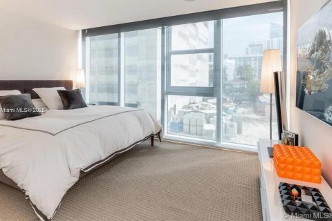 Condominio en venta en Miami, Florida, 3 dormitorios, 211.35 m2 № 1935651 - foto 18