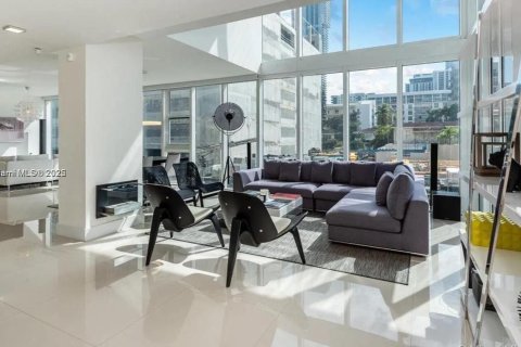 Condominio en venta en Miami, Florida, 3 dormitorios, 211.35 m2 № 1935651 - foto 8