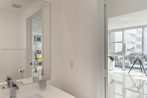 Condominio en venta en Miami, Florida, 3 dormitorios, 211.35 m2 № 1935651 - foto 12