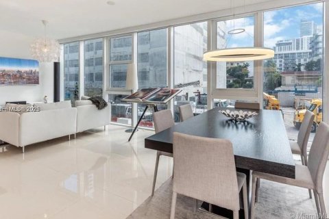 Condominio en venta en Miami, Florida, 3 dormitorios, 211.35 m2 № 1935651 - foto 4