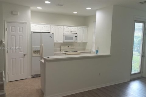 Adosado en alquiler en North Lauderdale, Florida, 3 dormitorios, 118.91 m2 № 1893249 - foto 1